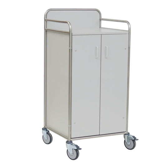Der Novocal Stationswagen verfügt über einen Edelstahlrahmen mit vollverschweißten Rundrohrverbindungen, zwei Schranktüren, vier graue Rollen und Metallgeländer, ideal für die mobile Lagerung und den Transport in Krankenhäusern oder Pflegeeinrichtungen.