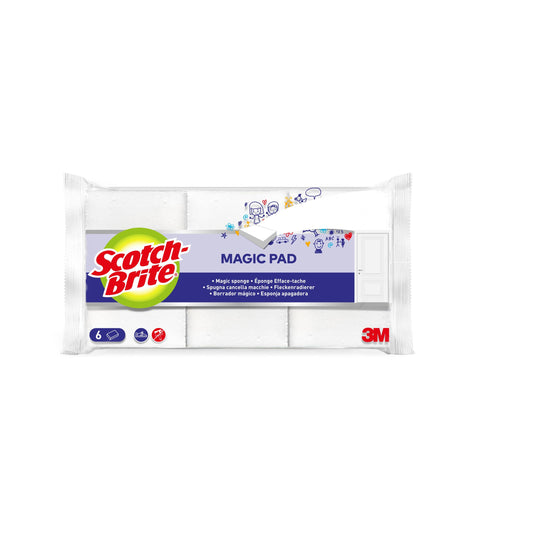 Eine Packung der 3M Deutschland GmbH Scotch-Brite® Magic Pad enthält sechs weiße Reinigungsschwämme, auf denen das Markenlogo, der Produktname und die Anwendungssymbole auf weißem Hintergrund abgebildet sind.