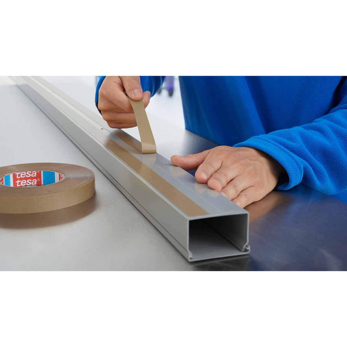 tesafix 4959 Vliesband, weiß-transluzent – Anwendung