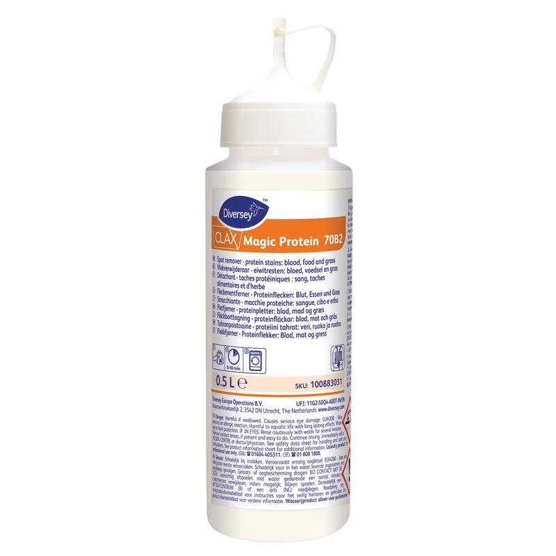 500 ml dávkovací láhev Diversey Clax Magic Protein odstraňovač skvrn na krev, bílkoviny, potraviny a trávu s uzávěrem s hubičkou a vícejazyčnou etiketou od Diversey Deutschland GmbH & Co. OHG.