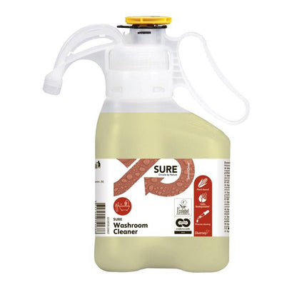 Plastová nádoba s čističem SURE Washroom Cleaner (sanitární čistič) od Diversey Deutschland GmbH & Co. OHG má rukojeť, žluté víko, symboly životního prostředí a certifikace na etiketě a obsahuje světle žlutou kapalinu.