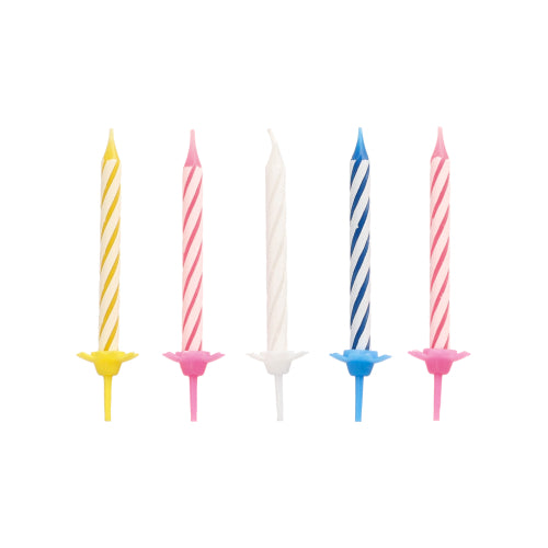 PAPSTAR Narozeninové svíčky, 6 cm, barevně tříděné s držákem (24 kusů) od PAPSTAR GmbH stojí vzpřímeně před bílým pozadím.