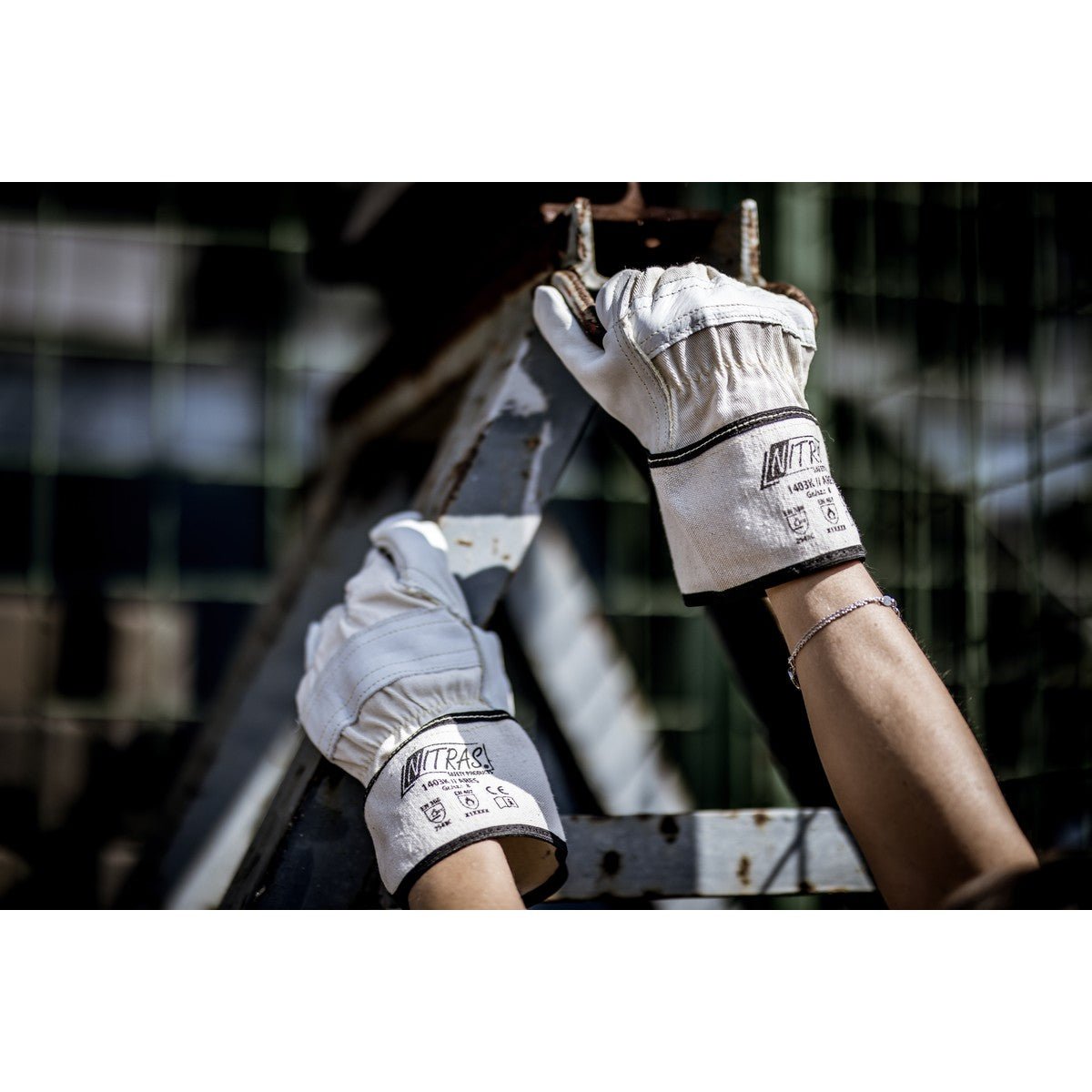 NITRAS ARES, ochranné rukavice proti pořezání, barva přírodní / šedá