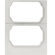 Eine flache Metallschablone mit zwei verschnörkelten Ausschnitten, perfekt für die sichere Aufbewahrung in der Kassette DF15/25 f. PP-Schale Take Away von Duni GmbH. Die gebürstete Oberfläche verfügt über eine kleine eingravierte Nummer in der unteren linken Ecke.