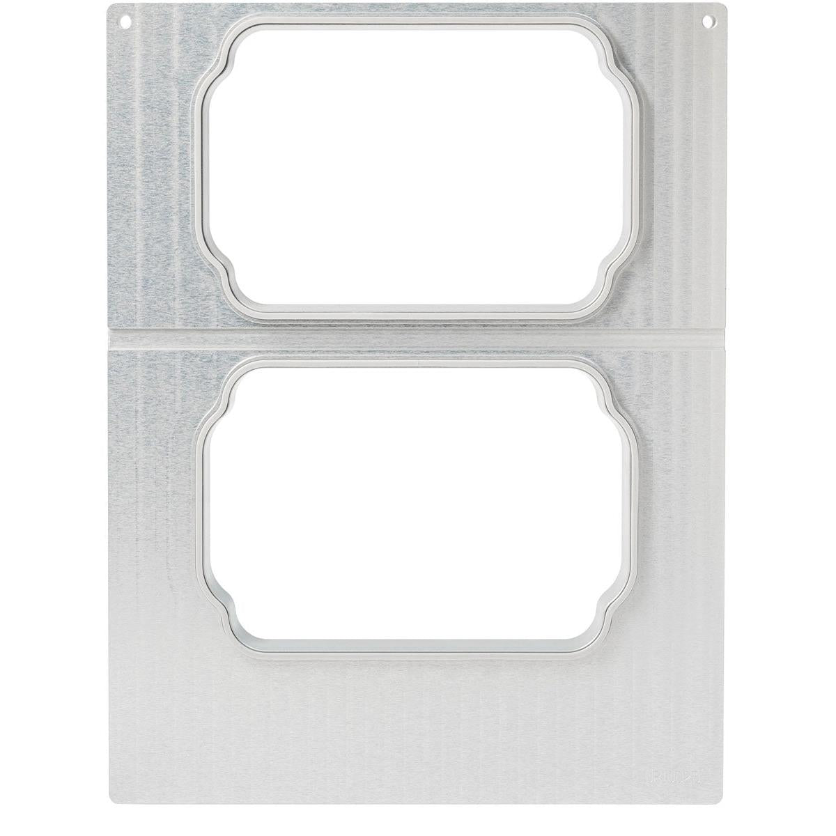 Stříbrný plech se dvěma zaoblenými obdélníkovými výřezy, vhodný pro kazetu DF15/25 pro PP-misku Take Away 900 ml (2-účelová) společnosti Duni GmbH, uspořádaný jeden nad druhým a opatřený ozdobnými okraji.