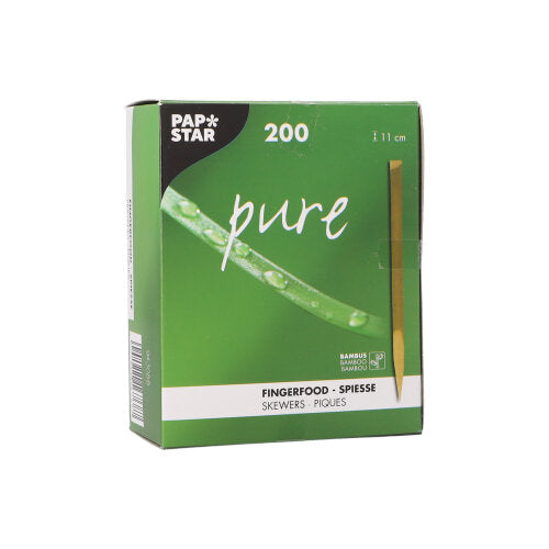 Eine grüne "PAPSTAR"-Box enthält 200 Fingerfood-Spieße (11 cm, Naturholz), ideal für Partys. Die Vorderseite zeigt ein Spießbild und mehrsprachige Informationen. Marke: PAPSTAR GmbH.