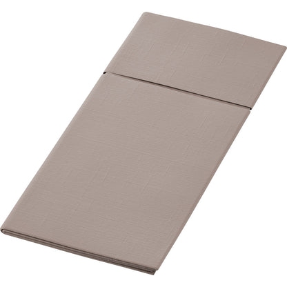 Duniletto 480 x 400 mm od Duni GmbH je béžová, třikrát složená, obdélníková podložka s jemnou texturou, která se složená snadno skladuje - perfektní jako všestranný stolní doplněk pro pohodlné sezení na cestách.