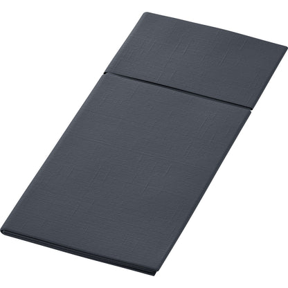 Čistě složený Duniletto 480 x 400 mm paspart od Duni GmbH v tmavě šedé barvě s texturovaným povrchem a viditelnými záhyby, zobrazený na jednoduchém bílém pozadí - ideální kapsa na příbory a stylový stolní doplněk pro každý prostřený stůl.