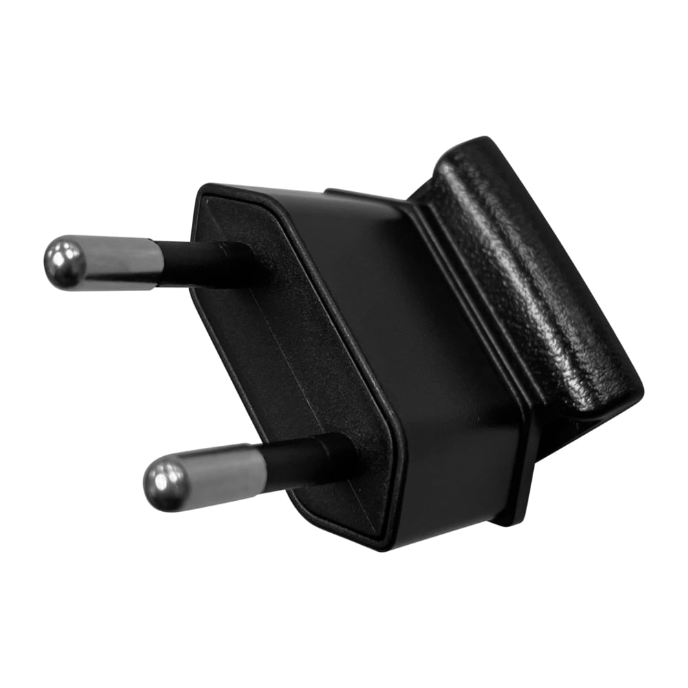 Der Kimberly-Clark Professional™ Icon™ Power Adapter - AC/DC in schwarz von Kimberly-Clark GmbH, mit Metallstiften und zwei Pins, ist angewinkelt vor einem weißen Hintergrund abgebildet.