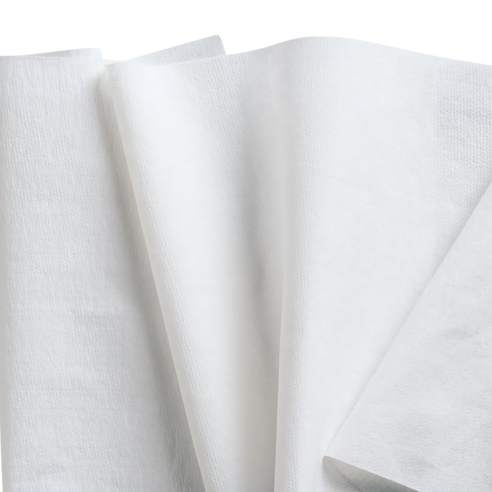 Detailní záběr na roli WypAll® L40 PowerClean od Kimberly-Clark GmbH (1 role, 750 utěrek): bílé čisticí utěrky s vysokou savostí - ideální jako univerzální čisticí utěrka pro profesionální použití.