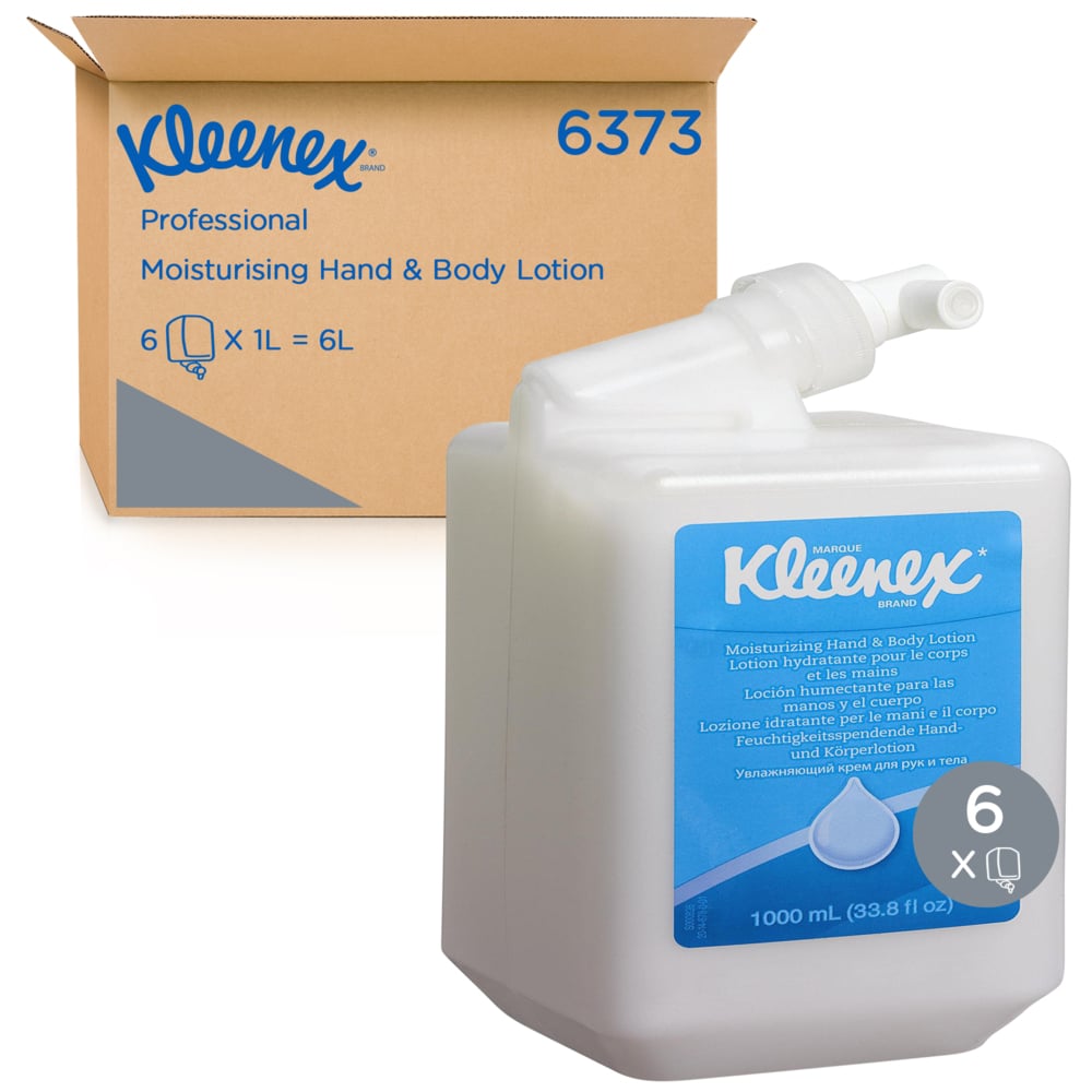 Jedna 1-litrová Kleenex® hydratační pleťová a tělová emulze (od Kimberly-Clark GmbH) je zobrazena před krabicí s nápisem "6 kazet" - karton, který obsahuje šest 1-litrových kazet s emulzí pro profesionální péči.