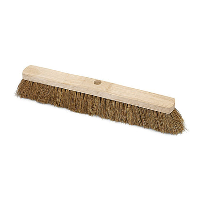 Sálový koště s přírodním kokosovým dřevem Nölle Profi Brush od Nölle Profi Brush Bürsten- & Pinseltechnik e.K. s hustě plněnými kokosovými štětinami a centrálním otvorem pro násadu je zobrazen na bílém pozadí.