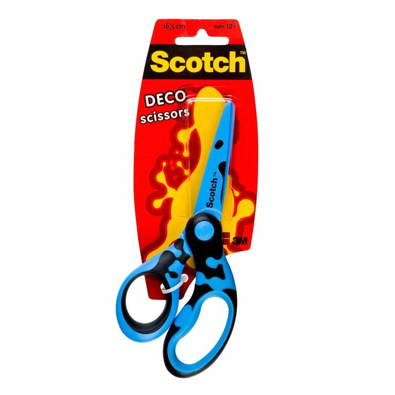 16,5 cm velké nůžky Scotch™ DECO od 3M Deutschland GmbH v barvách zelená, modrá nebo růžová jsou dodávány v jednom balení s plastovým obalem a červenou a žlutou kartonovou zadní stranou. Vhodné pro děti od 12 let.