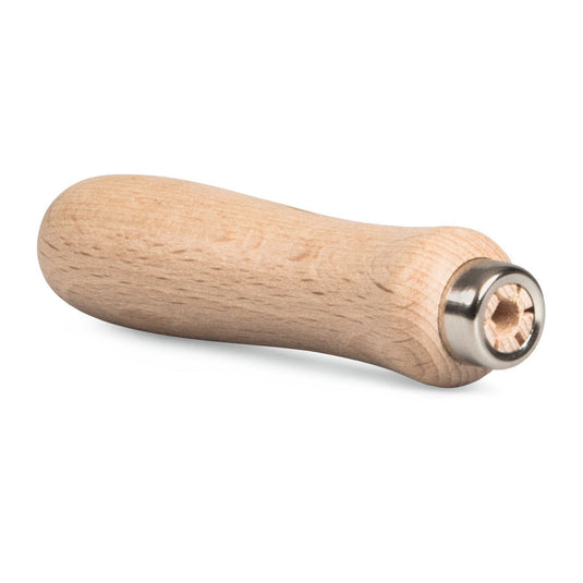 Držadlo pilníku Nölle Profi Brush od společnosti Nölle Profi Brush Bürsten- & Pinseltechnik e.K. má hladkou dřevěnou rukojeť s kovovým límcem, který umožňuje snadné a pohodlné nasazení na nástroje nebo čepele pro přesné použití.