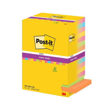 Balíček Post-it® Super Sticky Notes od 3M Deutschland GmbH, různé barvy, 76x127mm, 90 listů/blok, 16 bloků/balíček, 100% PEFC. Na obalu je zobrazeno logo Post-it a informace o produktu.