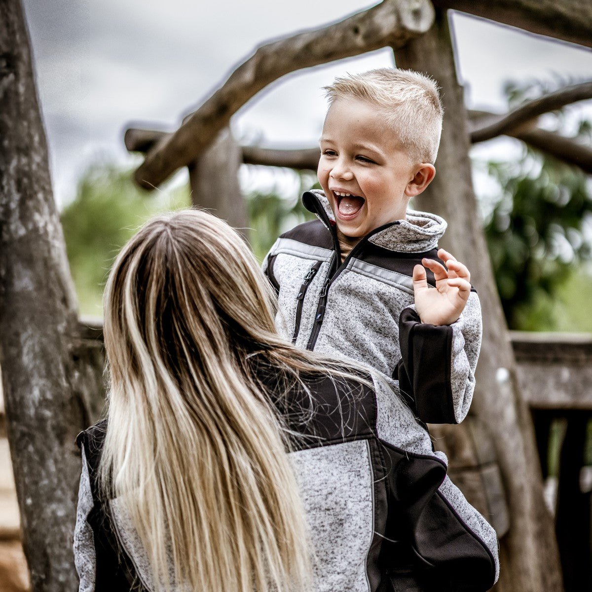 NITRAS MOTION TEX KIDS, pletená softshellová bunda, světle šedá / černá