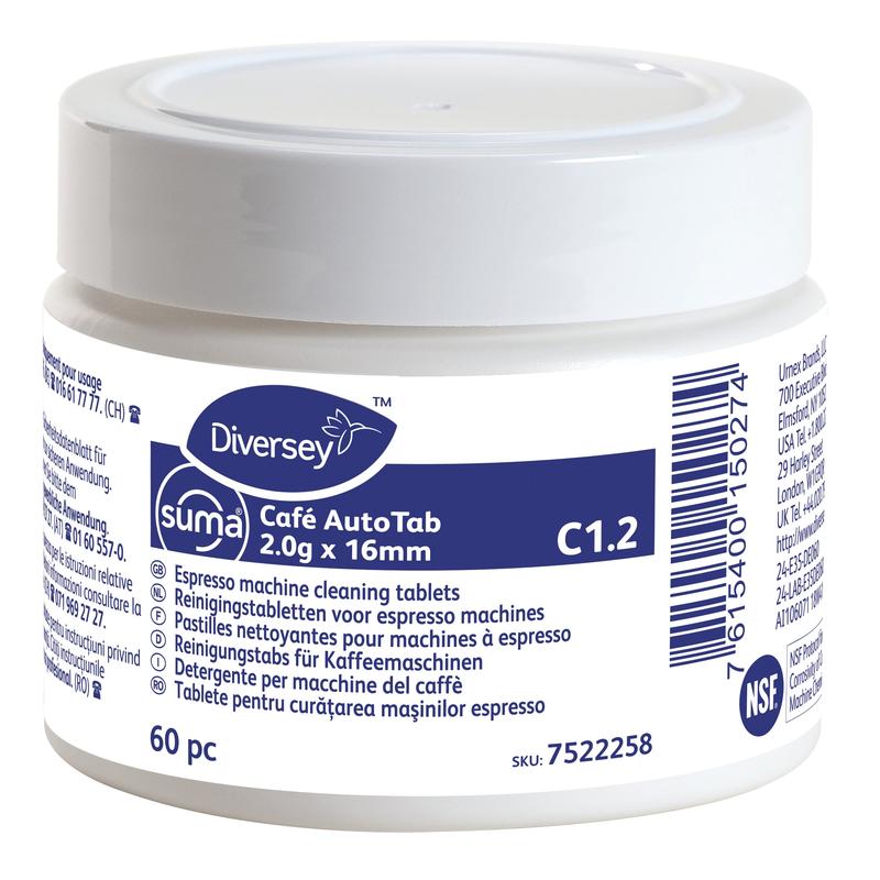 Ein weißer Kunststoffbehälter von Diversey Deutschland GmbH & Co. OHG mit der Aufschrift "Suma Café AutoTab Reinigungstabs für Espressomaschinen 60 Stk." enthält 60 Tabs zum Entfernen von Kaffeefett/Ölen und zur Verlängerung der Lebensdauer der Maschine, mit mehrsprachigen Angaben auf einem blau-weißen Etikett.