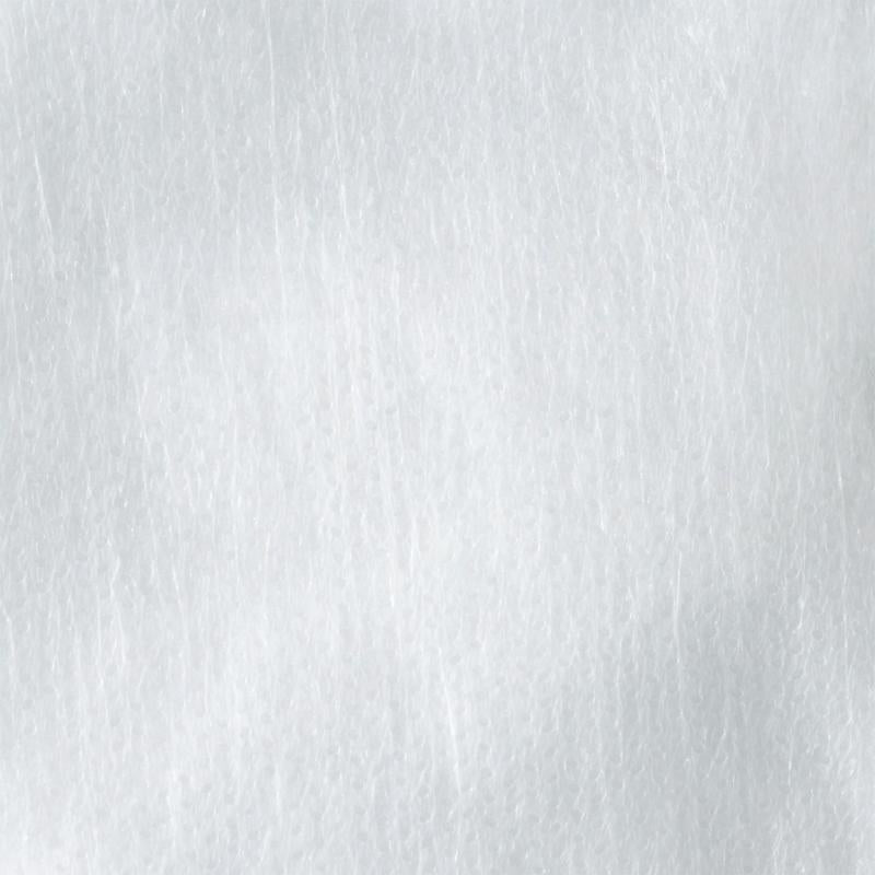 Detailní záběr měkkého, bílého, strukturovaného povrchu s jemnými liniemi, který se podobá filtračnímu médiu 3M™ částicového filtru 5925, P2 (10 párů/balení) od 3M Deutschland GmbH, který je navržen pro efektivní ochranu před prachem.