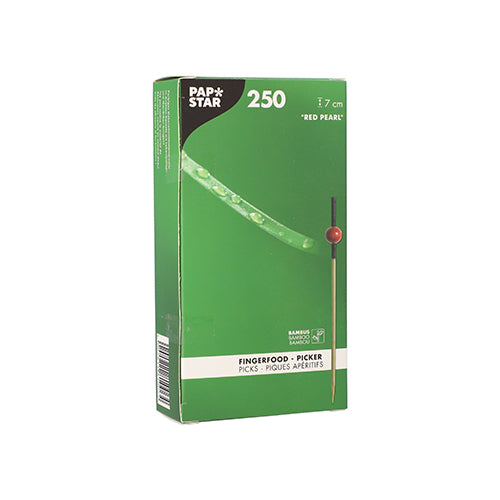 V zelené krabici s nápisem „PAPSTAR 250 Fingerfood-Picker“ od PAPSTAR GmbH se nacházejí ekologické, biologicky odbouratelné bambusové špejle s červenou perlou, které mají bambusový motiv a upozorňují na materiál bambus.
