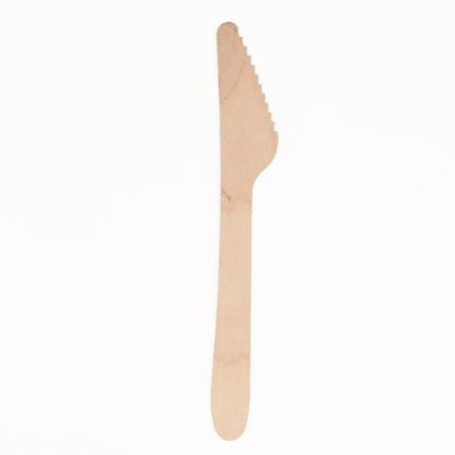 Dřevěný nůž PAPSTAR "pure" (16,5 cm), ekologický a stabilní, s vlnkovým ostřím, leží na bílém pozadí. Sáček obsahuje 25 kusů.