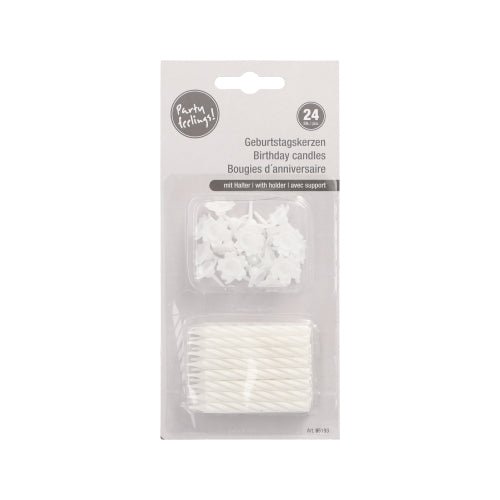 Blistr s 24 narozeninovými svíčkami od PAPSTAR GmbH, 6 cm bílé s držáky. Vícejazyčné balení (německy, anglicky, francouzsky); svíčky jsou viditelné přes průhlednou fólii.