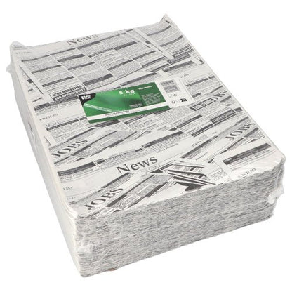 Velký stoh PAPSTAR 5 balicích papírů, 3cm x 2cm „Newsprint“ od PAPSTAR GmbH, vyrobený z vysoce kvalitního materiálu a zabalený ve fólii se zeleno-bílým štítkem (5 kg), ideální pro balení, se simulovanými novinovými články a pracovními inzeráty.