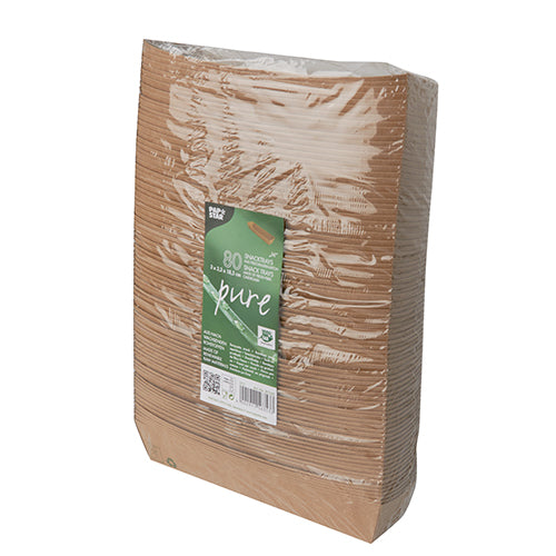 Uzavřený balíček s 80 hnědými, obdélníkovými PAPSTAR „pure“ Snackschalen z biologicky odbouratelného materiálu se zelenou přední etiketou. Jednorázové talíře jsou vertikálně stohovatelné a označené štítkem „100% Fair“ od PAPSTAR GmbH.