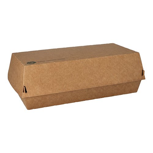 Uzavřená, obdélníková PAPSTAR Baguettebox "pure", hnědá (7,5x10,7x22 cm) z ekologické lepenky s klopovým víkem od PAPSTAR GmbH leží na bílém pozadí.