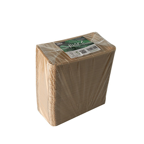 Stoh PAPSTAR 250 "pure" bílých, obdélníkových papírových talířů od PAPSTAR GmbH, čistě zabalených v průhledném plastu se zelenou a bílou etiketou - ideální pro ekologicky šetrná setkání, kombinovaná s hnědými ubrousky nebo jiným udržitelným nádobím.