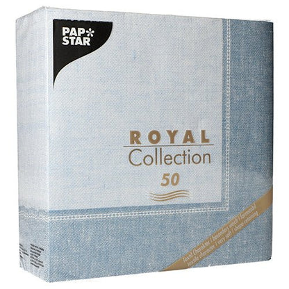 Čtvercové balení PAPSTAR 50 ubrousků "ROYAL Collection" 1/4-skládání 40 x 40 cm modrá od PAPSTAR GmbH zaujme světle modrým strukturálním vzorem, zlatým a bílým písmem a zlatým diagonálním pruhem s nápisem "50 luxusních papírových ubrousků".