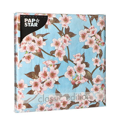 Sada 20 PAPSTAR ubrousků, 33x33 cm, 3-vrstvé, 1/4-skládané, designová sada 5 od PAPSTAR GmbH. Na průhledném obalu jsou vidět květinový vzor a značkové etikety.