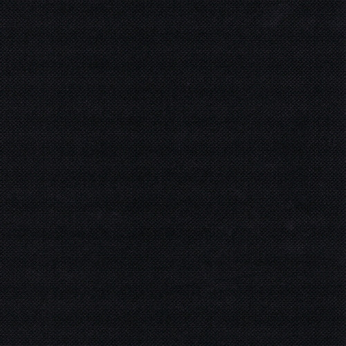 Detailní záběr na 100 ubrousků „ROYAL Collection“ 1/4-skládání (40x40 cm) od společnosti GmbH ukazuje jednobarevnou černou látku s jemnou, rovnoměrně tkanou strukturou bez viditelných vzorů nebo designů.