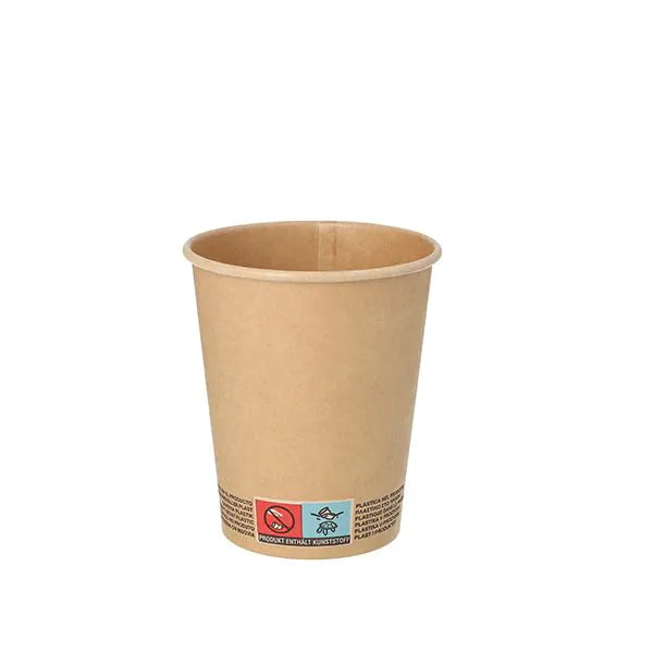 Před bílým pozadím je vyobrazeno 50 papírových kelímků 0,2 l od PAPSTAR GmbH s varováním poblíž dna.