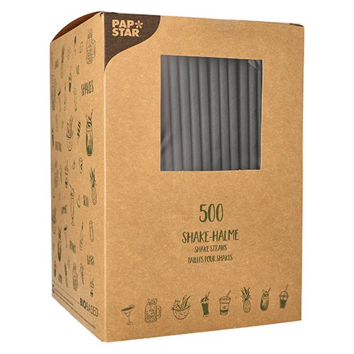 V hnědé krabici od PAPSTAR GmbH s nápisem „PAPSTAR 500 Shake-slamů papírových Ø 8 mm · 25 cm“ je obsaženo 500 ekologických papírových brček, které jsou viditelné skrze průhledné okno s černými brčky a obrázky nápojů a ovoce po stranách.