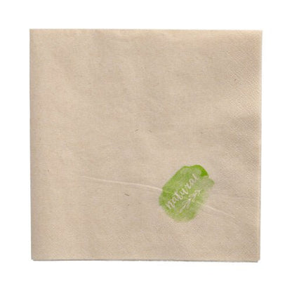 PAPSTAR 250 ubrousků, dvouvrstvé 33 x 33 cm 1/8-skládání od PAPSTAR GmbH jsou jednoduché, světle hnědé ubrousky se zeleným logem a „Natur“ v bílé barvě v rohu – ideální pro stylově prostřený stůl.
