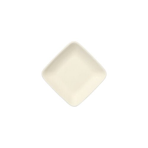 Talíř z cukrové třtiny PAPSTAR 50 fingerfoodů „pure“ bílý od PAPSTAR GmbH je čtvercový, off-white a je zobrazen na bílém pozadí s rohy směrem nahoru, dolů, vlevo a vpravo.