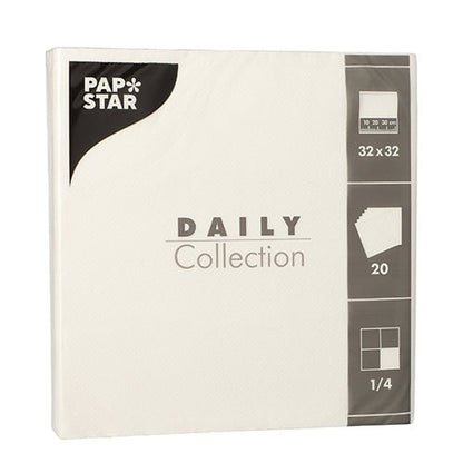 Balíček PAPSTAR 20 ubrousků "DAILY Collection" 1/4-skládání, 32 x 32 cm, bílá od PAPSTAR GmbH – ideální pro stolní dekoraci. Na přední straně balení jsou uvedeny rozměry a detaily skládání.