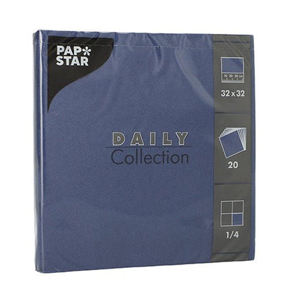 Modré balení s 20 PAPSTAR ubrousky „DAILY Collection“ 1/4-složené, 32 x 32 cm od PAPSTAR GmbH – ideální pro stylovou stolní dekoraci, s symboly složení a množství na pravé straně.