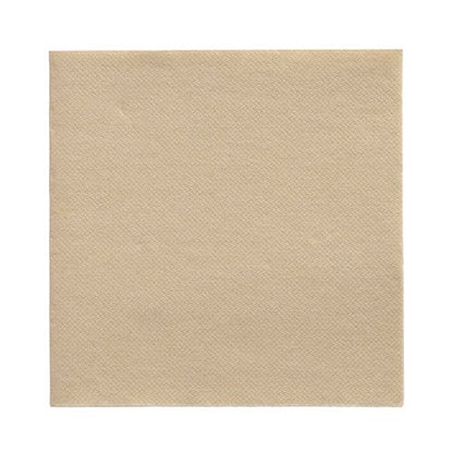 Jeden béžový PAPSTAR 20 ubrousků "DAILY Collection" ubrousek (32x32 cm, 1/4-skládání) od PAPSTAR GmbH je vyobrazen na bílém pozadí, ideální pro elegantní ubrousky nebo jednoduchou stolní dekoraci.