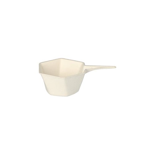 Bílá, šestihranná miska na finger food z ekologické cukrové třtiny od PAPSTAR GmbH, prezentována na jednoduchém bílém pozadí. Produkt: PAPSTAR 50 misek na finger food z cukrové třtiny "pure" bílá "Hexagon".