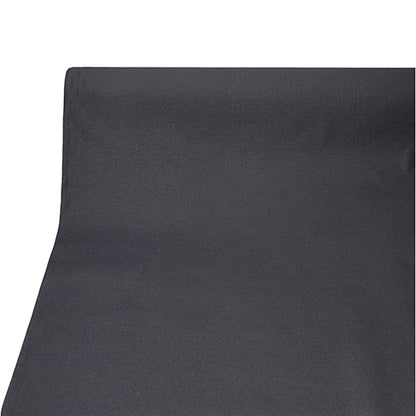Ubrus o rozměrech 20 m x 1,18 m od společnosti PAPSTAR GmbH z kolekce ROYAL, z vysoce kvalitního PV-Tissue Mix s látkovým pocitem, je rozvinutý na plochém bílém povrchu.