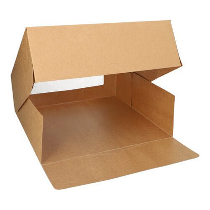 Jedna PAPSTAR 25 dortových krabic s víkem hranatých s průhledným oknem z PLA od PAPSTAR GmbH je zobrazena s otevřenými klapkami a ukazuje svůj prázdný vnitřek na bílém pozadí.