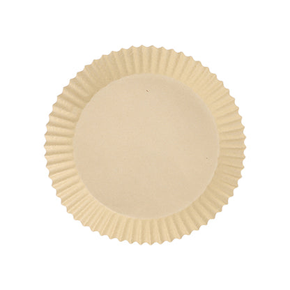 Ein schlichtes, rundes PAPSTAR 100 Backpapiere für Heißluftfritteusen der PAPSTAR GmbH, beige mit geriffelten Kanten und 4,5 cm Höhe, hergestellt aus hitzebeständigem Papier für gleichmäßige Bräunung, von oben auf weißem Hintergrund dargestellt.
