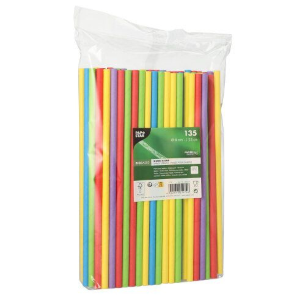 Ein transparenter Beutel mit 135 farbenfrohen, umweltfreundlichen Trinkhalmen in den Farben Rot, Gelb, Grün und Blau der PAPSTAR GmbH. Die Verpackung ist mit einem sichtbaren Produktinformationsetikett versehen.