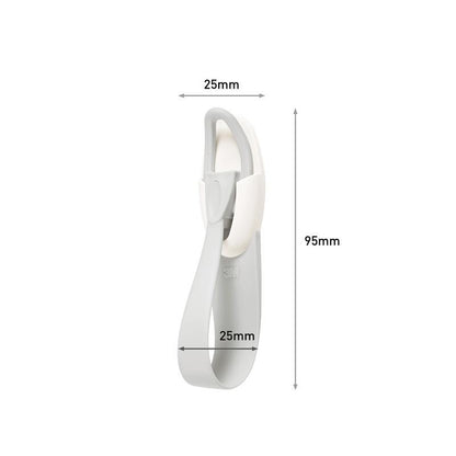 Držák kabelů Command™ 17304-FR od 3M Deutschland GmbH, v bílé a šedé barvě, je 25 mm široký a 95 mm vysoký. Má zakřivenou základnu a zaoblený, otočný háček, který pomáhá předcházet nepořádku s kabely.