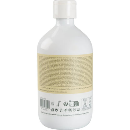 Bílá plastová láhev péče o pleťový olej od Abena Re-Seller GmbH (500 ml) s bílým uzávěrem je zobrazená zezadu a ukazuje informace o produktu, přírodní složky a vícejazyčné pokyny - ideální pro každodenní péči o pleť. Na spodním okraji etikety jsou ikony.