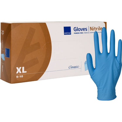 Na obrázku je bílo-hnědá krabice od Abena Re-Seller GmbH Nitrilové rukavice, Classic, bez pudru, modré ve velikosti XL (9-10) s vedle stojící modrou rukavicí; krabice poukazuje na bezpudrovou a lékařskou vhodnost.
