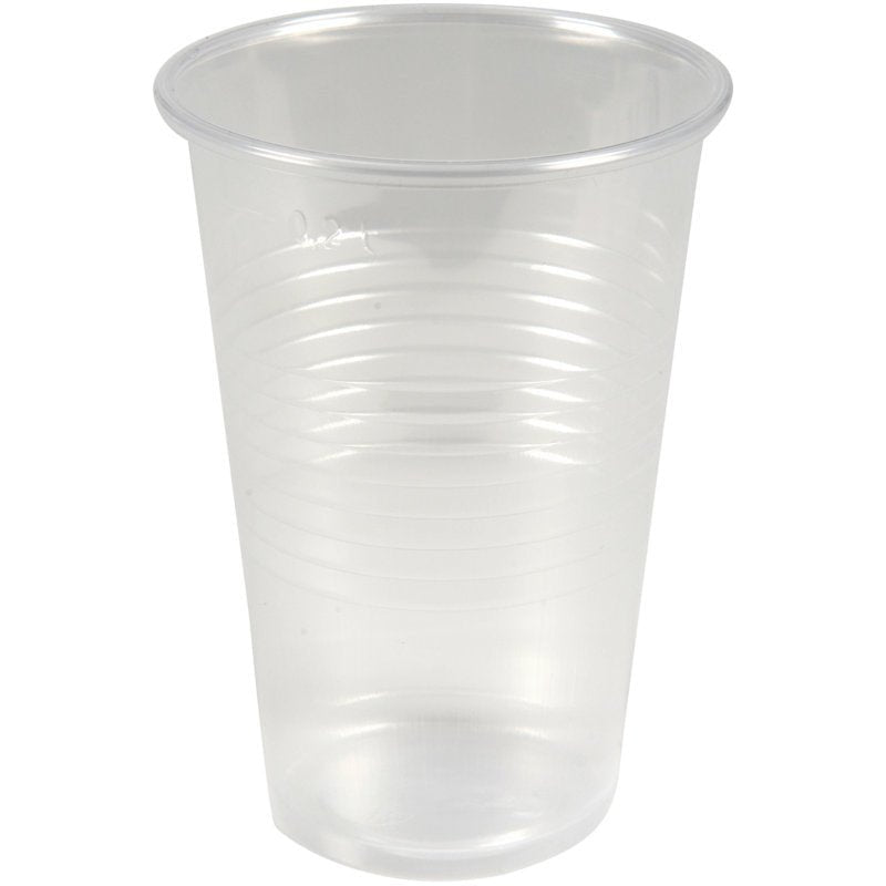 Průhledný výčepní kelímek, PP, 20 cl od Abena Re-Seller GmbH stojí vzpřímeně před jednoduchým bílým pozadím. Kelímek má mírně rozšířený okraj a vodorovné drážky kolem těla. Dodává se v baleních po 100 kusech.