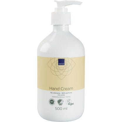 Bílá pumpičková láhev o objemu 500 ml s nápisem "Krém na ruce, 21% obsah tuku, lehce parfémovaný" od Abena Re-Seller GmbH; béžovo-zlatý štítek; veganský, dermatologicky testovaný, parfémovaný a bez barviv.