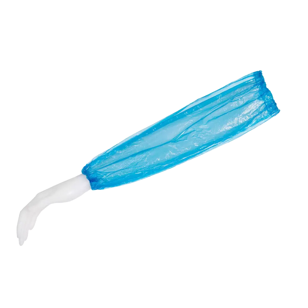 Na bílé paži figuríny je připevněn modrý AMPri MED-COMFORT PE návlek na rukáv 20 my 40 x 20 cm na jedno použití, vyrobený z polyethylenu společností AMPri Handelsgesellschaft mbH. Sahá od zápěstí až nad loket a poukazuje na svůj potenciál pro ochranu nebo hygienické použití v potravinářském průmyslu. Pozadí je prostě bílé.